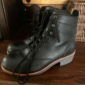 Red Wing Women’s Steel Toe Work boots